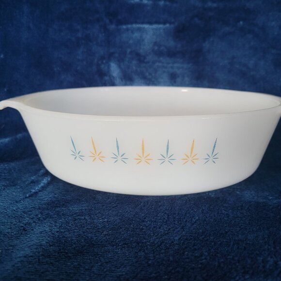 Anchor Hocking Fire King Starburst Casserole Dish - Picture 2 of 6